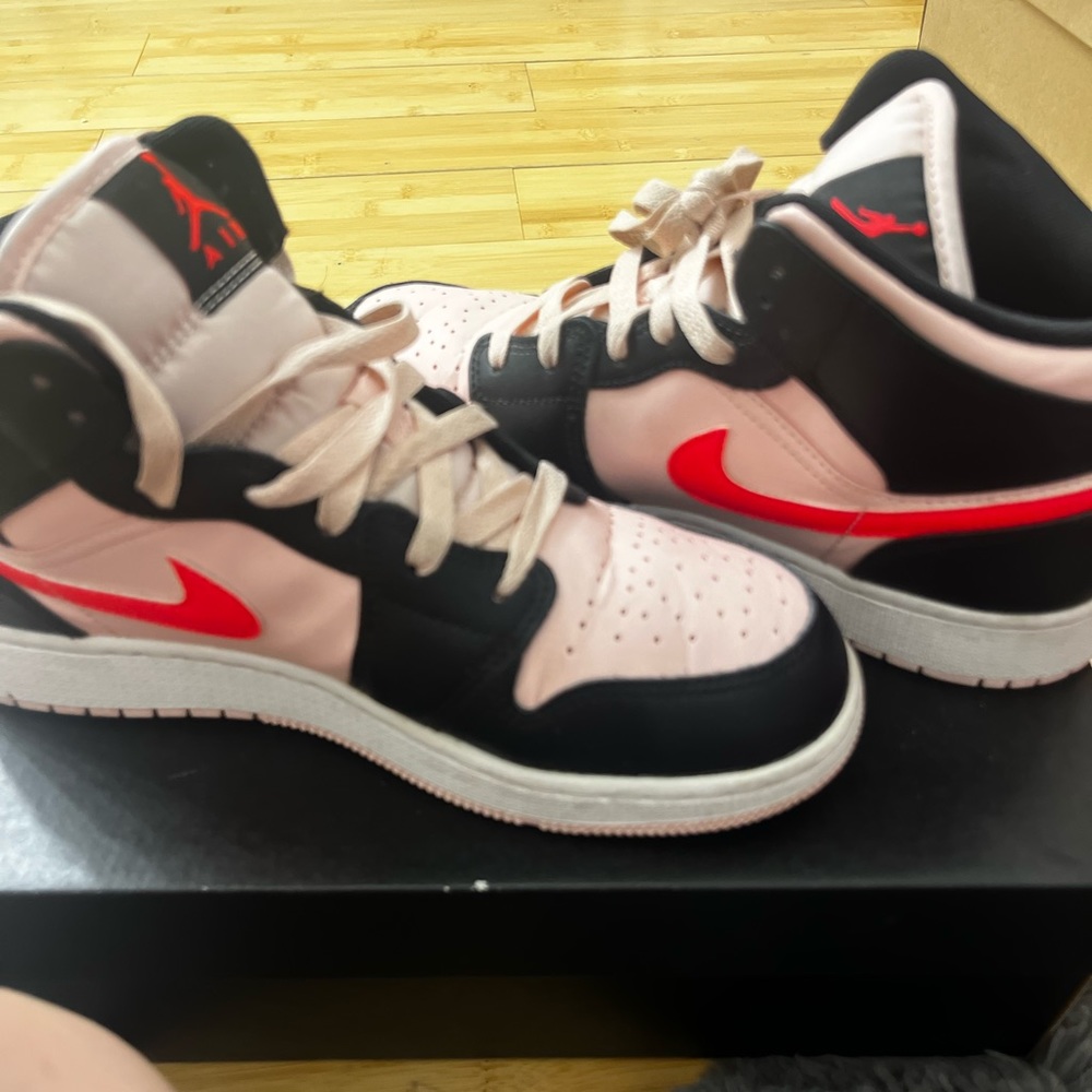 jordan 1 mid